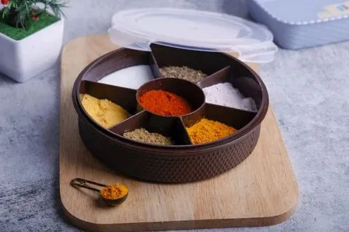 Round%20Plastic%20Masala%20Spice%20Box%20%7C%20Kitchen%20Masala%20Storage%20Dabba%207%20Container%20Multipurpose%20Species%20Woven%20Masala%20%7C%7C%20Rangoli%20Box%20Dabba%20%7C%7C%20Spice%20Box,%20Air-Tight%20%7C%7C%20Divided%20Fruit%20Tray.%20-%20Image%206