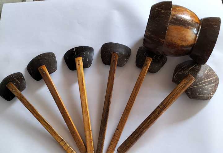 Coconut%20Shell%20Spoon%20Set%20With%20Free%20Hand%20Made%20Coconut%20Shell%20Holder%20100%25%20Eco%20Friendly%20-%20Image%202