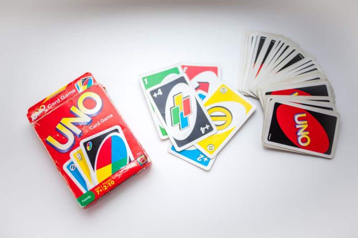Mattel UNO Card Game - The Classic Family Card Game For 2-10 Players