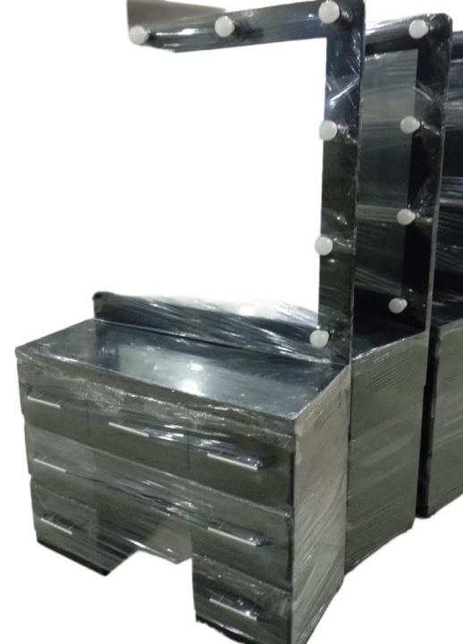 Dressing%20Table%20With%20light%20White%20-%20Image%204