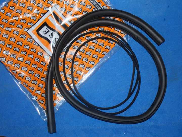 Three%20wheel%20spare%20parts(Three%20wheel%20rear%20%20rubber%20beading)%20-%20Image%204