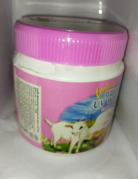 Velvet%20D'Hiver%20Jours%20UV%20%20Face%20And%20Body%20Lotion%20Goat%20Milk%20With%20Honey%20And%20Tamarind%20-%20Image%202