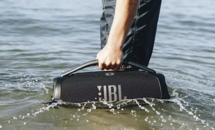 JBL%20Boombox%203%20Wireless%20Speaker%20-%20Image%204