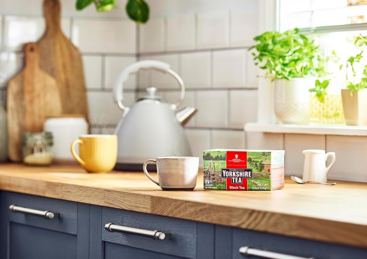 Taylors%20of%20Harrogate%20Yorkshire%20Red,%2040%20Teabags%20(FROM%20DUBAI)%20-%20Image%204