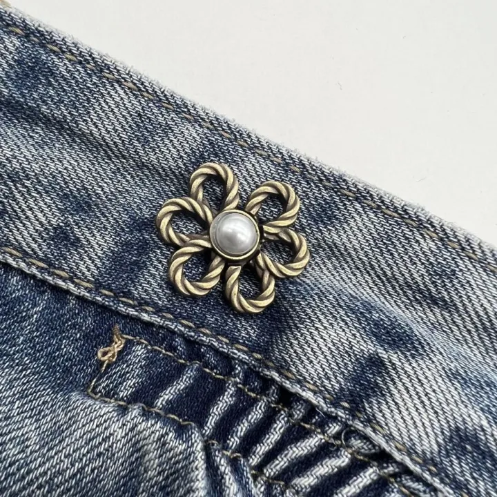 Fashion%20Alloy%20Flower%20Pants%20Button%20Tightener%20Waist%20Buckle%20Adjustable%20Flower%20Jean%20Fit%20Tighten%20Buckles%20Waist%20Clip%20Jean%20Buttons%20for%20Loose%20Jeans%20Jeans%20-%20Image%209