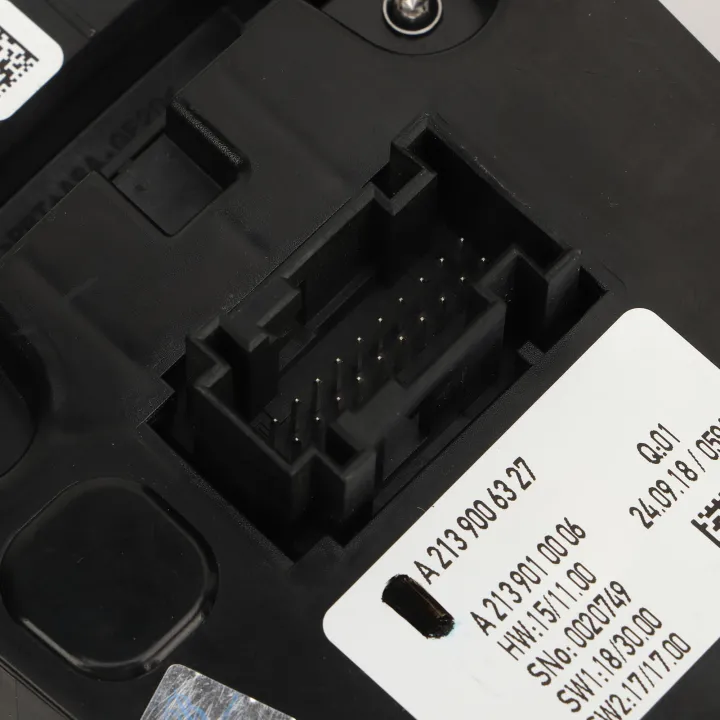 Multimedia%20Touch%20Pad%20Control%20Unit%20A2139006327%20Touch%20Pad%20Controller%20Matte%20Chrome%20for%20C%20GLC%20E-Class%20W205%20X253%20W213%20Facelift%20-%20Image%206