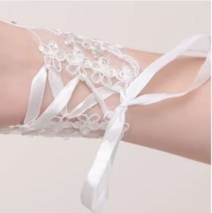 Wedding%20Bridal%20Lace%20Gloves%20Elegant%20Short%20White%20Lace%20Rhinestone%20Women%E2%80%99s%20Fingerless%20Gloves%20Wedding%20Accessories%20100%25%20Polyester%20and%20Rhinestone%20-%20Image%208