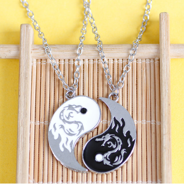 2Pcs/Set%20Sliver%20Alloy%20Yin%20Yang%20Pendant%20Puzzle%20Piece%20Dragon%20Carving%20Necklace%20Birthday%20Jewelry%20Gifts%20for%20Couple%20or%20Best%20Friends%20-%20Image%204
