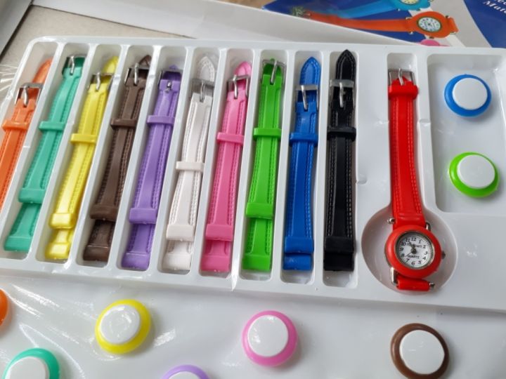 11 pcs Colors Interchangeable Ladies Watch Set Women's Color Belt Watch Random Set Gift