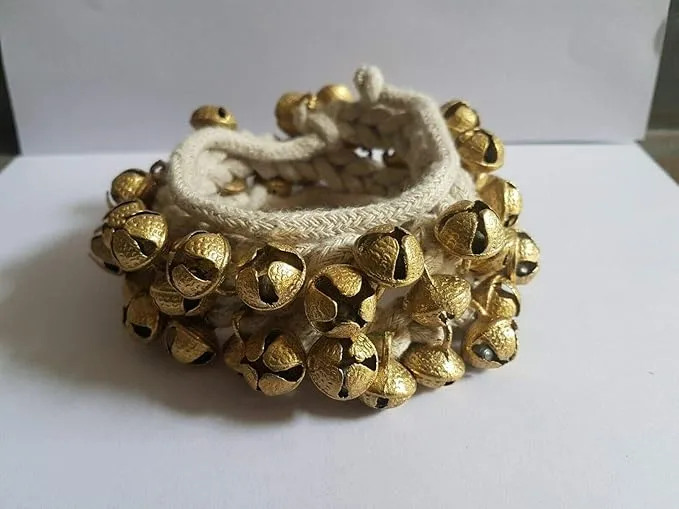 Gold%20color%20Indian%20kathak%20dance%20foot%20accessories%20gejji,%20ghungroo%20paada%20salan%20for%20dancer%20women%20-%20Image%205