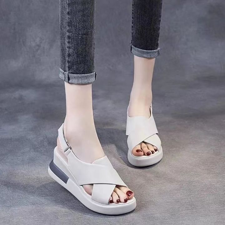 Women's%20Soft%20Leather%20Wedge%20Sandals2023Summer%20New%20Platform%20Mid%20Heel%20Non-Slip%20Peep%20Toe%20Shoes%20for%20Women%20-%20Image%204