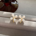 Fashion Simple Pearl Flower Stud Earrings For Women Wedding Jewelry Party Accessries Gifts. 