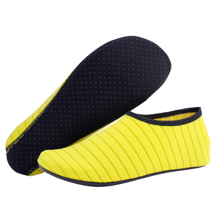 New%20Beach%20Water%20Shoes%20Quick-Drying%20Swimming%20Aqua%20Shoes%20Seaside%20Slippers%20Surf%20Upstream%20Light%20Sports%20Water%20Shoes%20Sneakers%20Unisex%20-%20Image%204