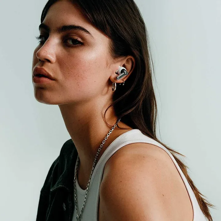 Nothing%20Ear%20(1)%20True%20Wireless%20in-Ear%20Earphones%20-%20Image%207