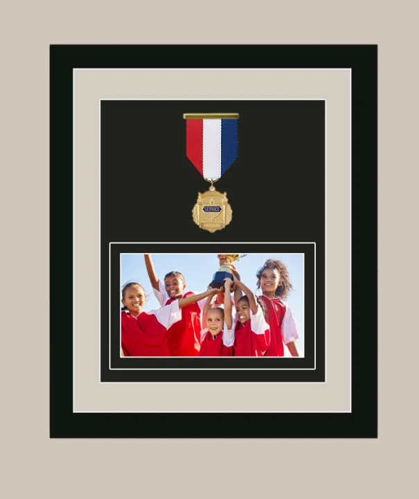 Medal%20Display%20Shadow%20Box%20-%203%20Medal%20Display%20case%20-%20Perfect%20Medal%20Display%20for%20Runners,%20Marathon,%20Race%20Winner,%20Soccer,%20Football,%20Gymnastics%20&%20All%20Sports%20-%20Image%207