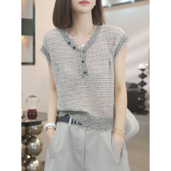 Summer%20Thin%20Hollow%20V-Neck%20Knitted%20Sleeveless%20Women's%20Design%20Sense%20Niche%20Knitted%20T-Shirt%20Women's%202025%20New%20Top%20-%20Image%208