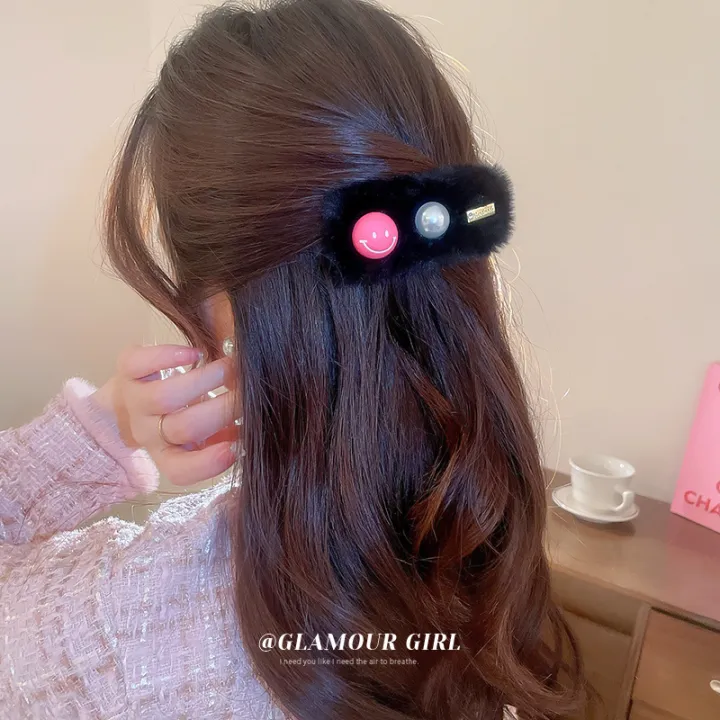 TS%20Autumn%20And%20Winter%20New%20Artificial%20woolry%20Pearl%20Smiley%20rettes%20Korean%20Sweet%20Fashion%20Hair%20Bangs%20Side%20Clip%20Bb%20Clip%20Hair%20Accessories%20For%20Women%20-%20Image%204