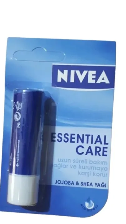 NIVEA%20Lip%20Care%20(necl)%20Essential%20Jojoba%20&%20Shea%20Yagi%204.8g%20-%20Image%203