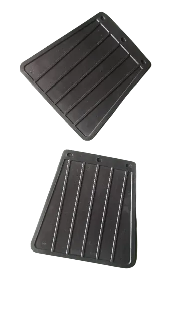 Three%20wheeler%20Mud%20Flap%20rubber%20set%20of%20carpet%20-%20Image%203