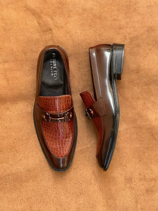 Men%E2%80%99s%20Gloss%20Brown%20Synthetic%20Croc%20Loafer%20-%20Image%203