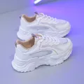 Womens Shoes 2022 New Fashion Breathable Mesh All-match Casual Shoes Lace Up Female Platform Shoes Sneakers Women Zapatos Mujer. 