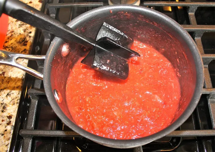 KOKKO%20Meat%20Chopper,%20Heat%20Resistant%20Meat%20Masher,%20Potato%20Masher,%205%20Curve%20Blade%20Hamburger%20Chopper,%20Ground%20Beef%20Chopper,%20Kitchen%20Tools%20&%20Meat%20Browning%20Utensils%20-%20Image%202