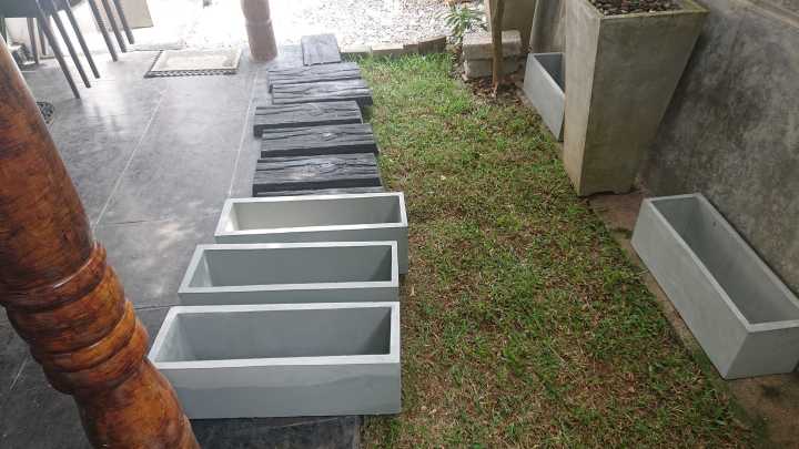 Titanium%20Product%20Of%20Garden%2024x8x8%20Inches%20Rectangular%20Pots%20-%20Image%203