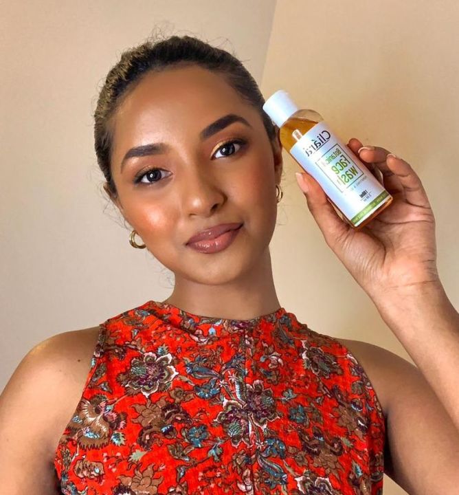 Cliara%20Botanical%20Acne%20Control%20Face%20Wash%20100Ml%20-%20Image%2010