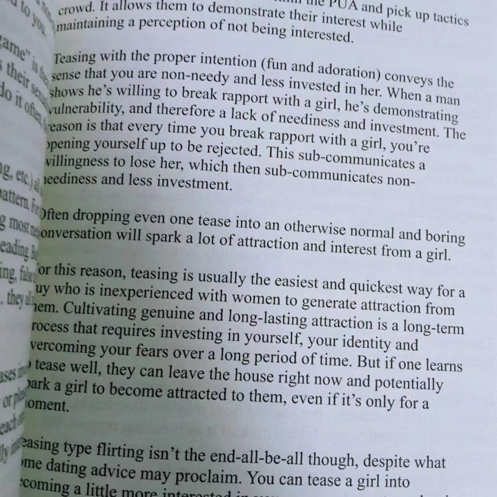 Models:%20Attract%20Women%20Through%20Honesty%EF%BC%8CMark%20Manson%20-%20Image%203