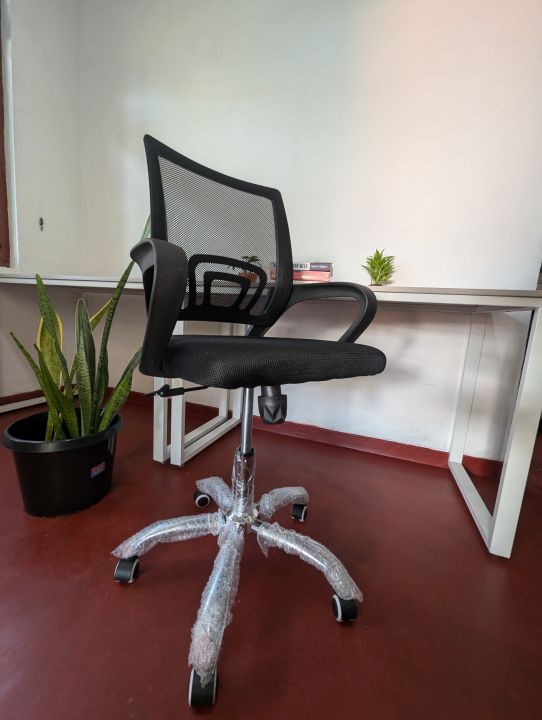 Executive%20Medium%20Back%20Home%20Office%20Chair%20Mesh%20Swivel%20360%C2%B0%20Black%20-%20Image%203