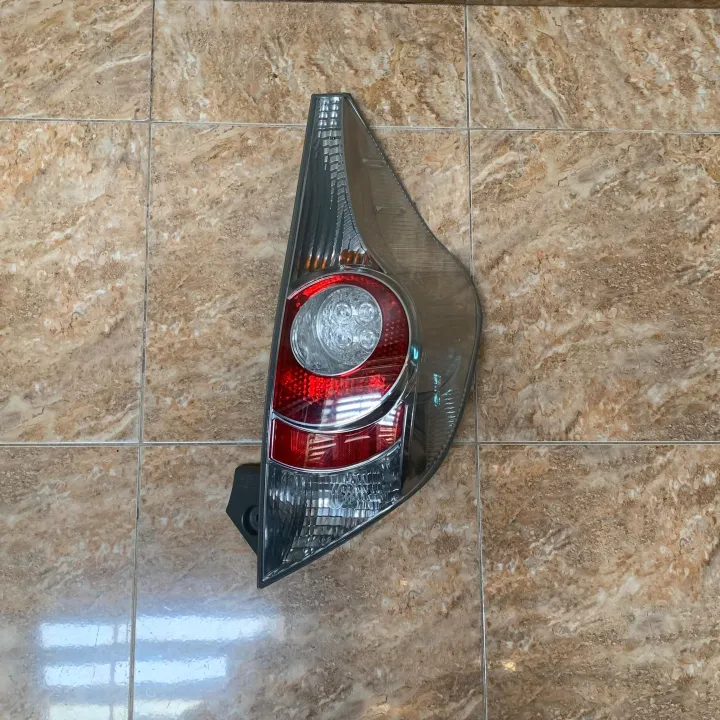 Toyota%20Aqua%20Tail%20Light%20-%20Image%204