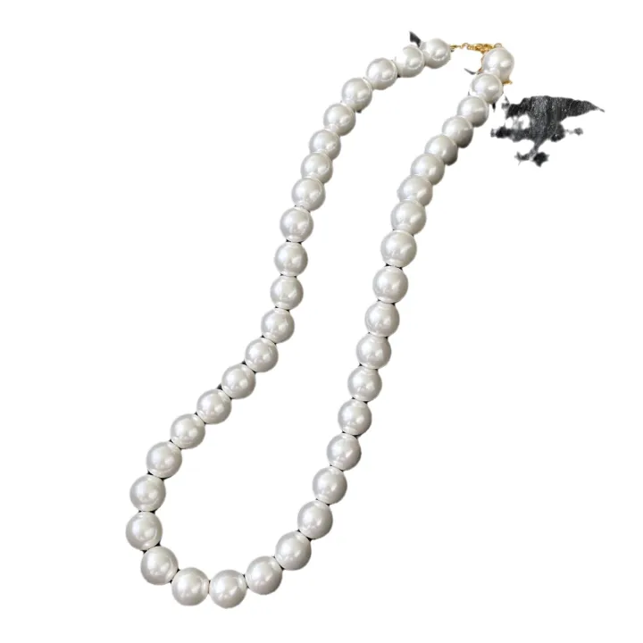 French%20high-end%20pearl%20necklace%20is%20fashionable%20and%20simple%20commuting%20versatile%20clavicle%20chain,%20niche%20design%20sense%20creative%20necklace%20women%20-%20Image%205