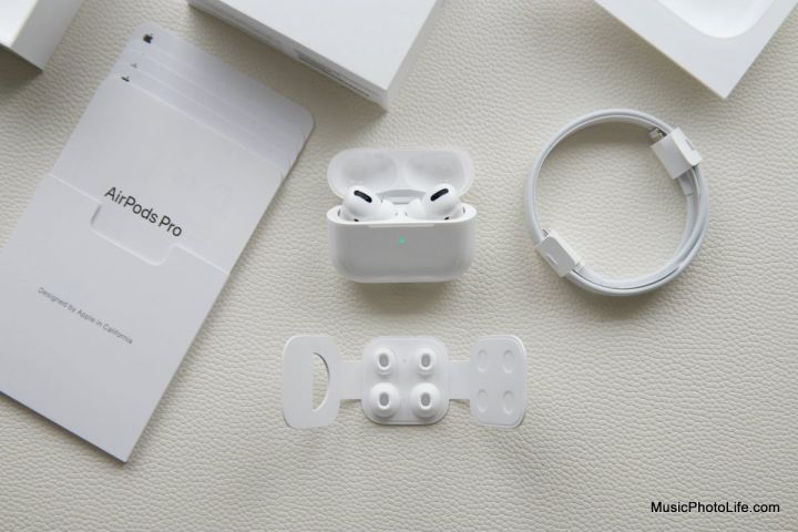 Original%20Airpods%20Pro%202nd%20Generation%20Premium%20Quality%20USA%20version%20AAA%20Grade%20Wireless%20Earbuds%20with%206-month%20warranty%20-%20Image%204