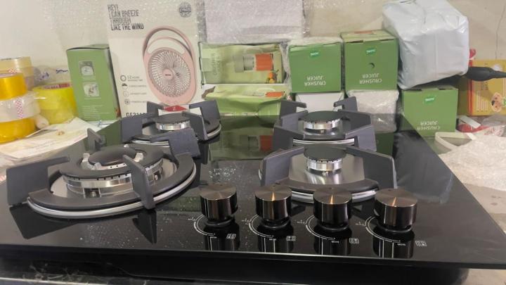 4%20Burner%20Black%20Tempered%20Glass%20Gas%20Cooker%20Hob%20-%20Image%202
