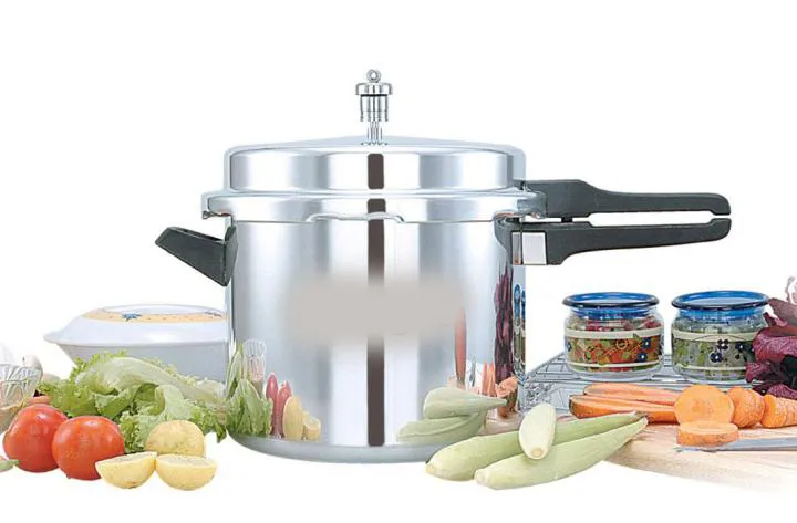 Pressure%20Cooker%20with%20one%20year%20warranty%20-%20Image%203