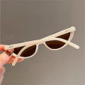 Fashion Retro sunglasses Unique frames UV400 Vintage shades Half frame sunglasses Women Luxury designer eye sunglasses for Outdoor activities Beach attire Fashion shows Vacation sunglasses wear. 