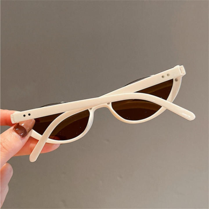 Fashion%20Retro%20sunglasses%20Unique%20frames%20UV400%20Vintage%20shades%20Half%20frame%20sunglasses%20Women%20Luxury%20designer%20eye%20sunglasses%20for%20Outdoor%20activities%20Beach%20attire%20Fashion%20shows%20Vacation%20sunglasses%20wear%20-%20Image%206