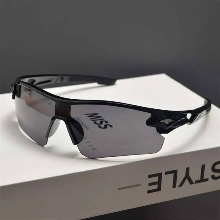 %E3%80%90QuasarQuarters%E3%80%91y2k%20Millennial%20Style%20Future%20Tech%20Cycling%20Sunglasses%20and%20Women%20Outdoor%20Street%20Photography%20Hip%20Disco%20Colorful%20Sunglasses%20-%20Image%204