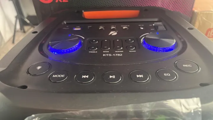 Kts-1782%20Speakers%20Dual%208%20Inch%20Party%20Speaker%20Dj%20Box%20sound%20Powered%20Speaker%20Partybox%20with%20mic%20and%20remote%20-%20Image%206