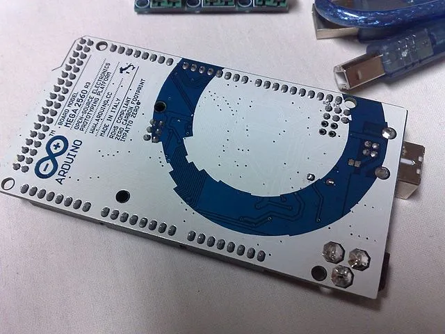 Arduino%20Mega%202560%20R3%20GENUINE%20With%20Cable%20-%20Image%207