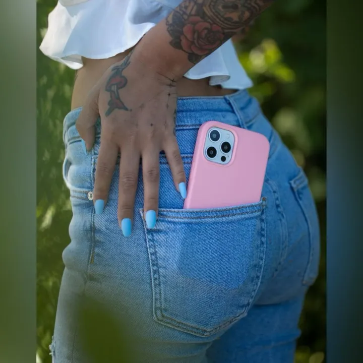 OG%20Premium%20Silicone%20Case%20For%20iPhone%2015%20/%2015%20Plus%20/%2015%20Pro%20/%2015%20Pro%20Max%2016%20Pro%20Max%20Back%20Cover%20With%20Logo%20Super%20Luxury%20Textured%20Protective%20Silicon%20Case%20For%20Girls%20Boys%20-%20Image%207