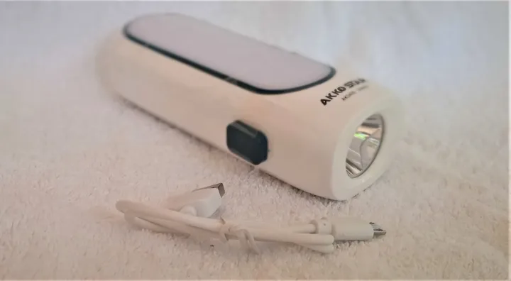 AKKO%20Star%20Rechargeable%20LED%20Emergency%20Light%20Lamp%20Bulb%20-%203W+1W%20Emergency%20Torch%20-%20Image%202