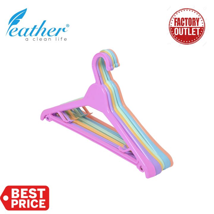 PLASTIC HANGERS - FEATHER BRAND