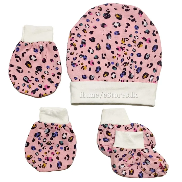 Baby's%205%20Pcs/Set%20Newborn%20Baby%20Anti-Scratch%20Births%20Cap%20Glove%20Socks%200-3%20Months%20Baby's%20Accessories%20Set%20Newborn%20Baby%20Item%20-%20Image%205