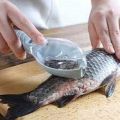 Practical scaling tool with cover for killing fish manual kitchen tool scaling knife fish scale scraper kitchen accessories. 