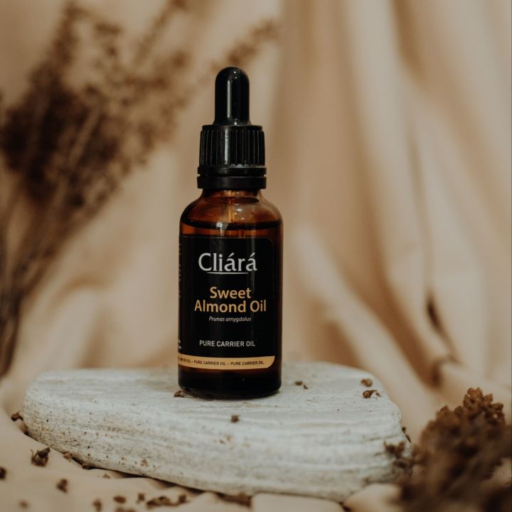 Cliara%20Sweet%20Almond%20Oil%2010Ml%20-%20Image%205