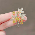 Fashion Elegant Rhinestone Lucky Leaves Brooches For Women Anti-glare Lapel Pin Clothing Coat Accessories Wedding Jewelry Gifts. 