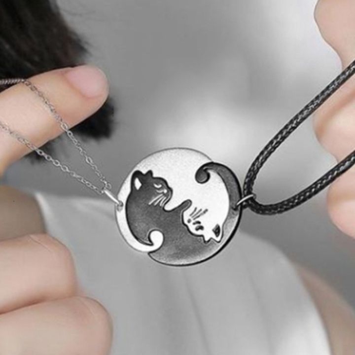 Black%20White%20Cute%20Couple%20Necklaces%20Good%20Luck%20Heart%20Pendant%20Necklace%20for%20Best%20Friends%20Gift%20Jewelry%20-%20Image%204