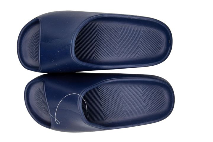 Cloud%20Slides%20Boys%20Girls%20Slide%20Sandals%20Cushioned%20Non%20Slip%20Slippers%20Lightweight%20Shower%20Shoes%20Platform%20Thick%20Sole%20Slides%20-%20Image%203