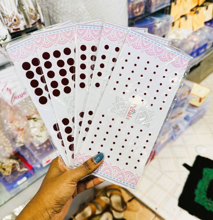 ESH%20maroon%20color%20Simple%20Plain%20small%20Round%20Pottu%20Forehead,%20%20Kumkum%20Self-Adhesive%20Sticker%20Bindi%20card%20For%20Women%20-%20Image%202